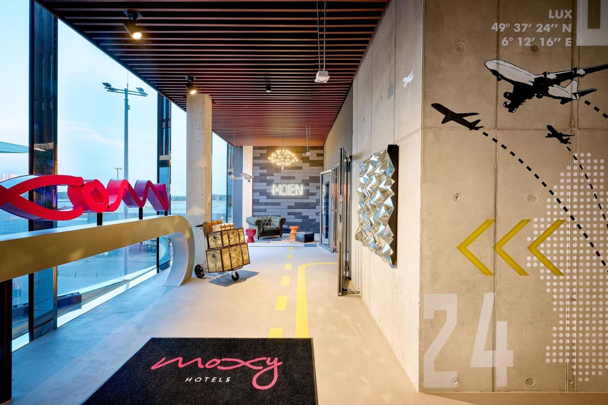 Moxy Luxembourg Airport Hotel Niederanven Exterior photo