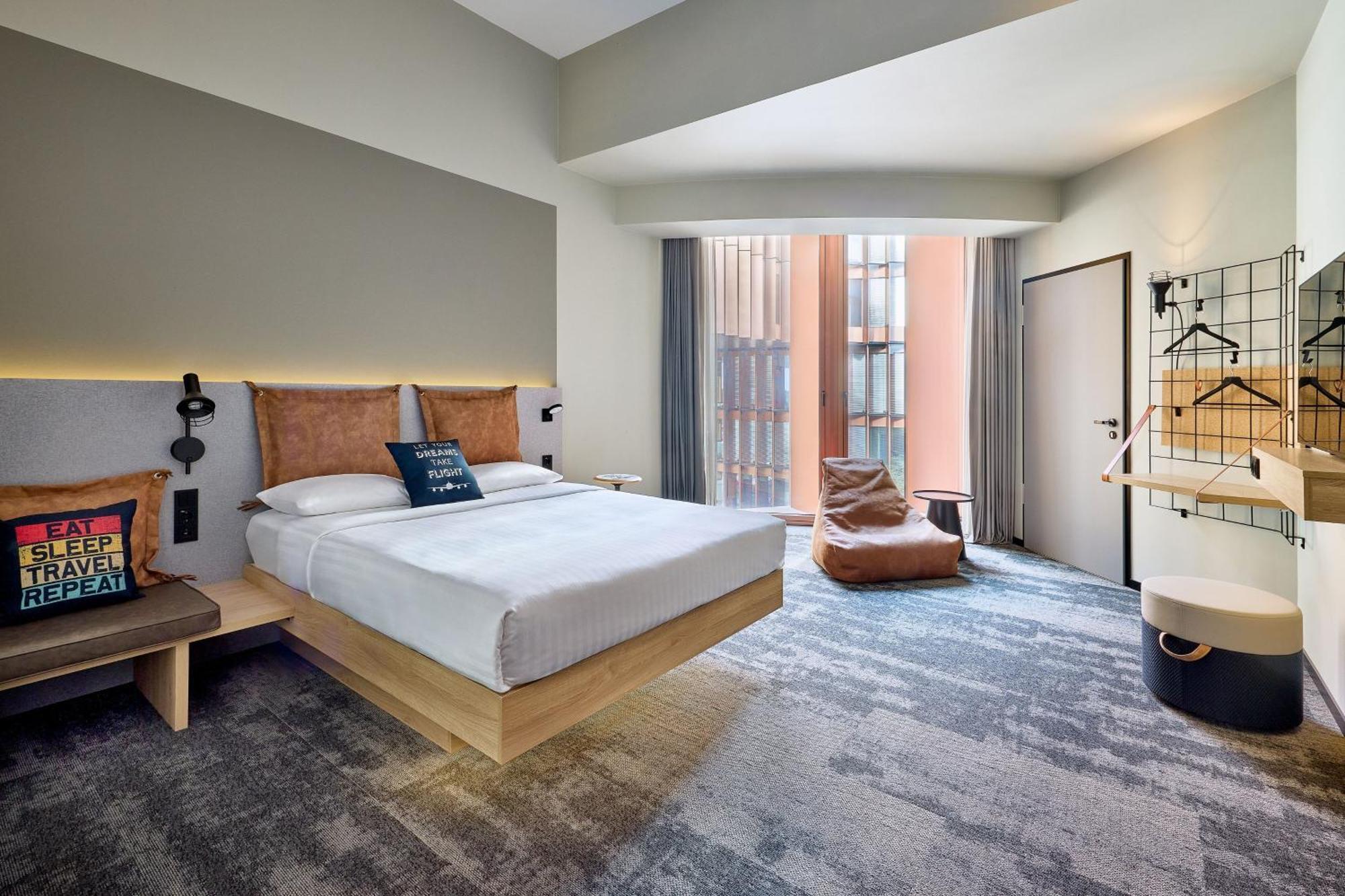 Moxy Luxembourg Airport Hotel Niederanven Exterior photo